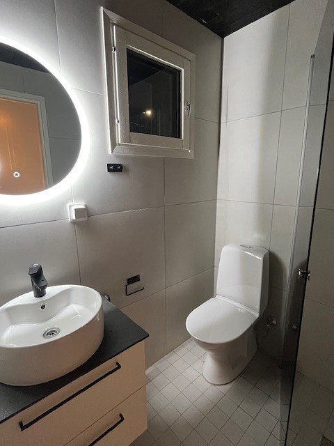 JV-Urakointi saunaremontti - kiuas ja lauteet